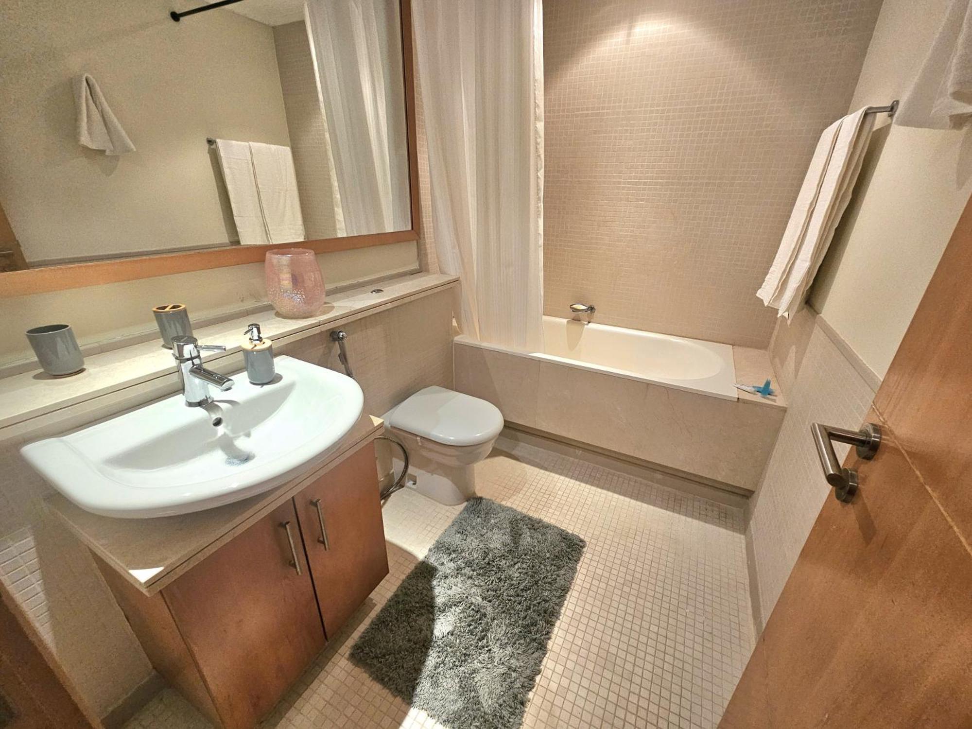 Luxurious Large 2br With Marina And Sea Views Appartamento