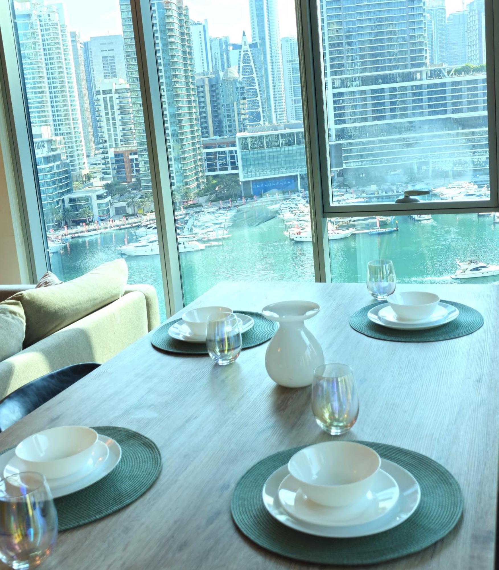 Appartamento Luxurious Large 2br With Marina And Sea Views Dubai